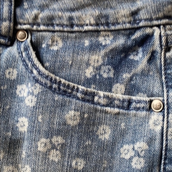 All shorts 2/$30 ✅ Lauren Conrad denim cut offs - Picture 3 of 6